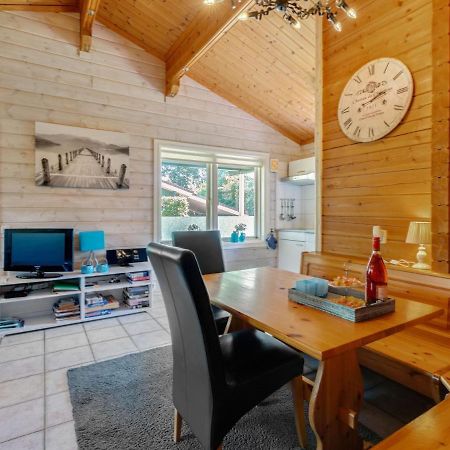 Luxurious Chalet In Guelders By The Forest Hulshorst Eksteriør billede
